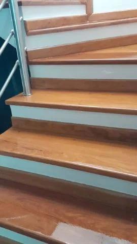 Trabalho de restauração de piso de madeira — Raspadora Taco Brilho Caçapava