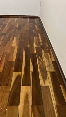 Trabalho de restauração de piso de madeira — Raspadora Taco Brilho Caçapava